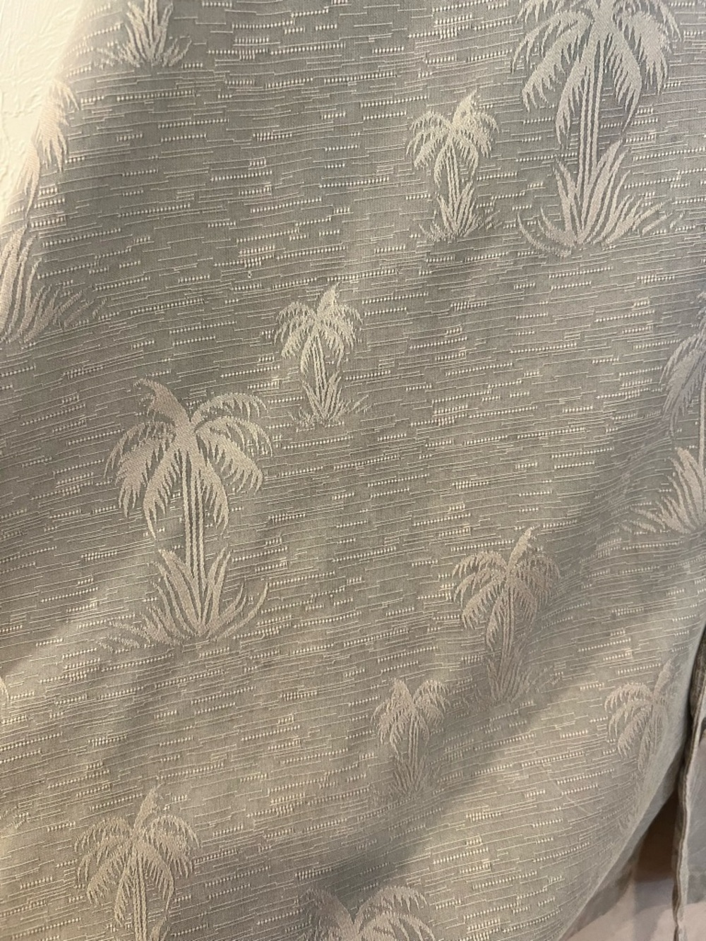 Men’s Tommy Bahama Silk Palm Print Camp Shirt in Olive. XXL. Like New. - Picture 4 of 6